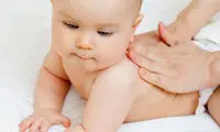 کِی و کُجا نوزاد را ماساژ بدهیم؟