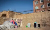 زندگی مادر و فرزندان کنار خیابان! +عکس