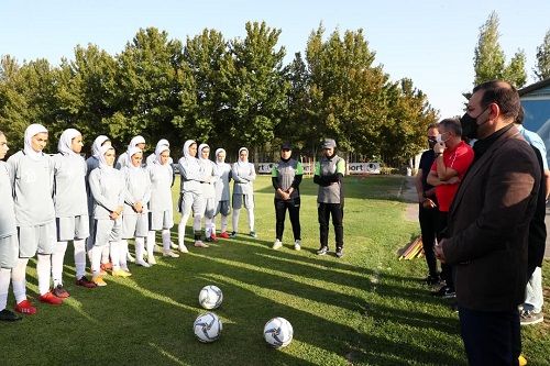 عزیزی‌خادم: توسعه فوتبال زنان از اهداف اصلی ما است