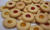 طرز تهیه بیسکویت مربایی؛ عصرانه‌ای دلپذیر