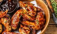 طرز تهیه بال مرغ کبابیِ ترد و سریع در فر