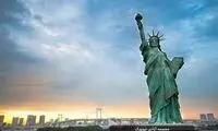 لحظه برخورد رعد و برق به مجسمه آزادی