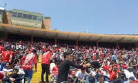 حضور حدود ۴۰هزار هوادار در ورزشگاه یادگار