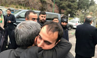 فرزند شهید سلیمانی در آغوش احمدی‌نژاد