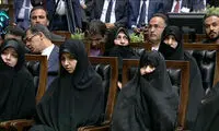 همسر و دختر روحانی در مراسم تحلیف