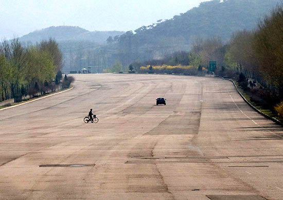 بزرگراه‌های کره شمالی، تصور زنده جاده‌های آخر الزمانی