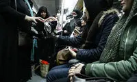 جمعه بازار در واگن‌ها؛ افزایش دستفروش‌ها در خطوط متروی تهران