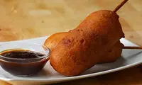چیکن کورن داگ با سس باربیکیو
