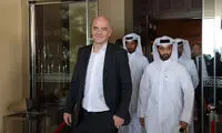 رئیس فیفا به قطر رفت +عکس