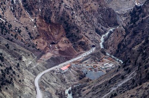 ادعای ایجاد ترک عظیم در بخش کوهستانیِ هراز