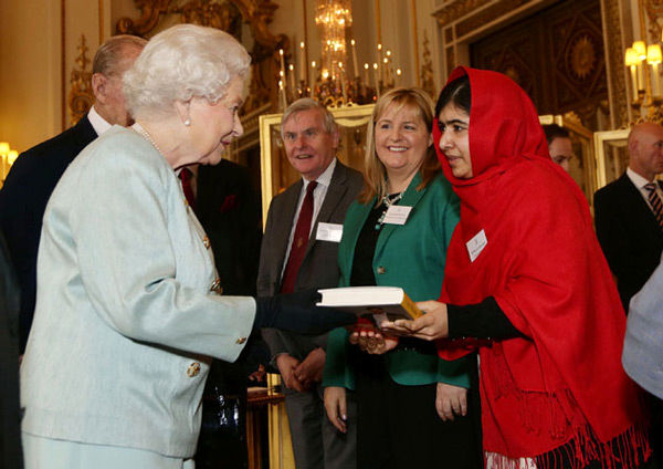 عکس: دیدار «ملاله» با ملکه بریتانیا