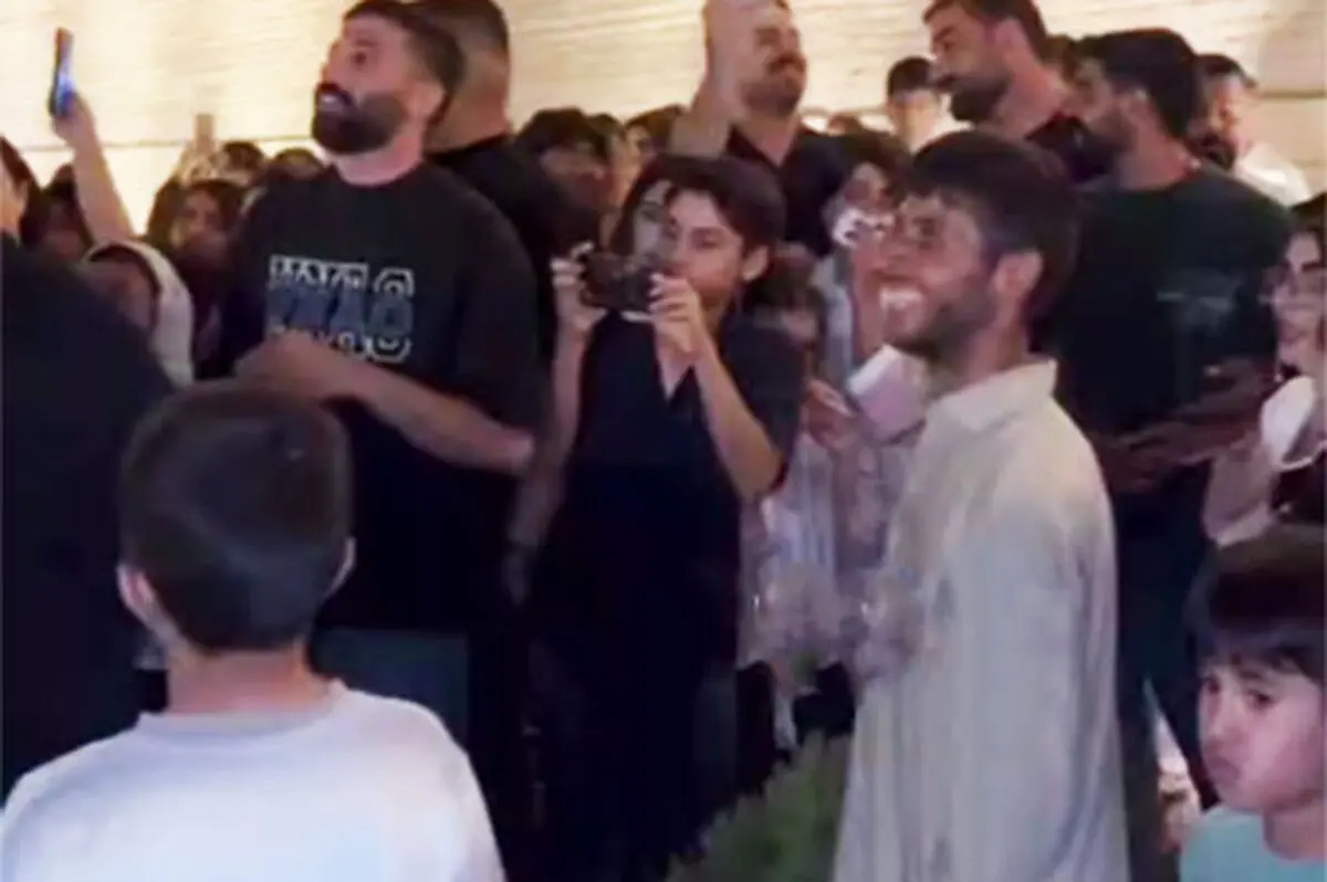 لحظه شیرین خواندن آهنگ بلوچی برای یک مرد بلوچ در شیراز