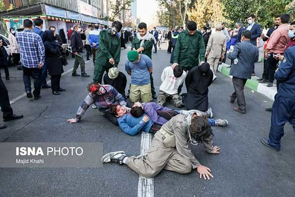 تصاویری از حاشیه مراسم سیزده آبان در تهران