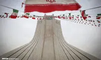 آذین‌بندیِ «آزادی» در آستانه بهار انقلاب