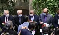 دوست دارم وحید گلِ دربی را بزند