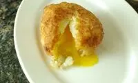 طرز تهیه تخم مرغ با روکش پوره سیب زمینی
