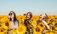 ۱۵ تکنیک ساده برای همیشه خوشحال بودن