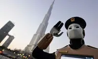 نخستین عکس از ربات پلیس پای برج الخلیفه
