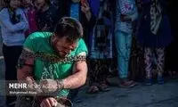 معرکه‌گیری و زنجیر پاره کردن روی آنتن زنده شبکه سه