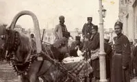 درشکه حمل پول در میدان توپخانه در سال ۱۲۹۰