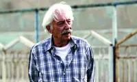 معتمد آریا سینما تدریس می کند