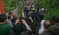 عکس: تجمع مردم مقابل خانه حبيب