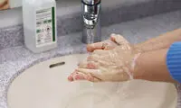 ۹ پیشنهاد برای درمان خشکی پوست