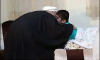عکس: دیدار رئیس جمهور با جانباز آزادبخت