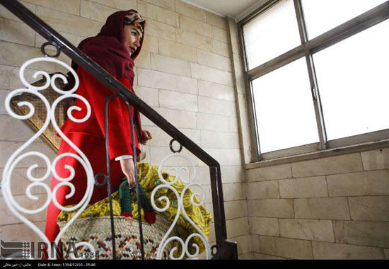 عکس: نکیسا، دختر گل فروش تهران