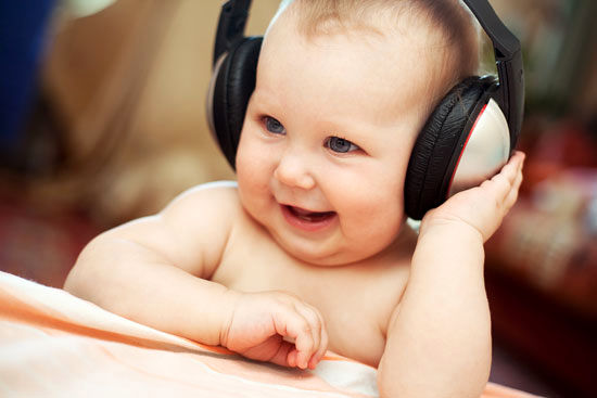 نوزادان از چه نوع موسیقی لذت می‌برند؟