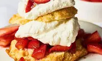 دستور تهیه شورت‌کیک توت‌فرنگی به ساده‌ترین روش