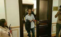حضور اصغر فرهادی در حوزه انتخابات در فرانسه
