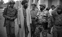 حضور رهبر انقلاب میان سیل‌زدگان در تابستان ۵۷