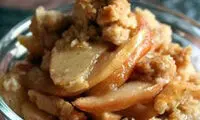 دسر سیب برشته به همراه بستنی