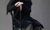 عکس متفاوت نرگس محمدی مقابل دوربین