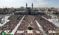 اقامه نماز اربعین با رعایت پروتکل‌ها در حرم رضوی
