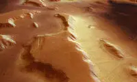 تصاویری متفاوت از سطح کره مریخ