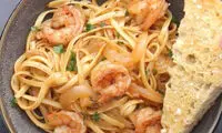 طرز تهیه پاستای میگو با طعم لیمو و پاپریکا