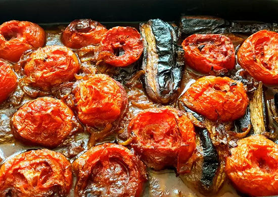 طرز تهیه خوراک بادمجان و کدو در فر