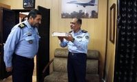 استقبال گرم فرمانده نیروی هوایی از جایگزین خود