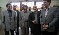 عکس: جنتی به شجریان کارت‌ هنر اهدا کرد