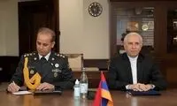 دیدار وزیر دفاع ارمنستان با سفیر ایران