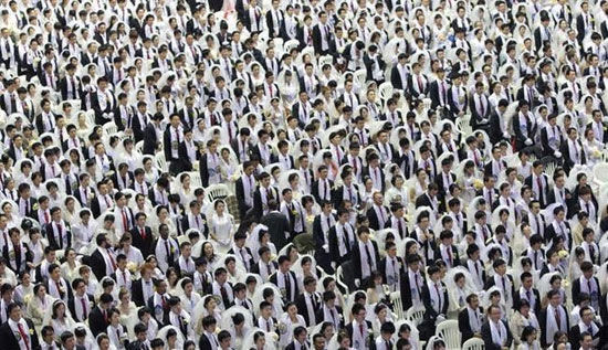 ازدواج همزمان هزاران جوان در کره‌ +عکس