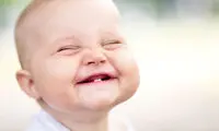 افراد خندان، صادق ترند