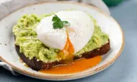 طرز تهیه تخم‌مرغ آب‌پز به 3 روش مختلف