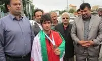 کشتی‌گیر ایرانی درگذشت