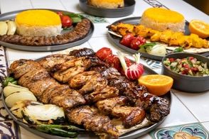 منوی یک رستوران در تهران در تابستان ۹۸ جلب توجه کرد