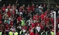 بزن بزن شدید هواداران نساجی در استادیوم!