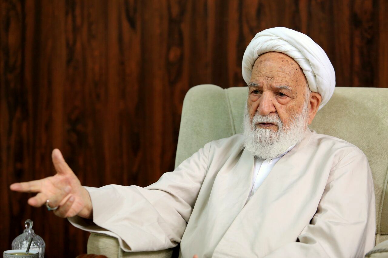 روحانی معروف: آقای جنتی! لطفا در خانه بنشینید