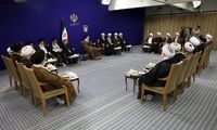 رهبر انقلاب: جمهوری اسلامی، حکومت مدنظر علامه نائینی است